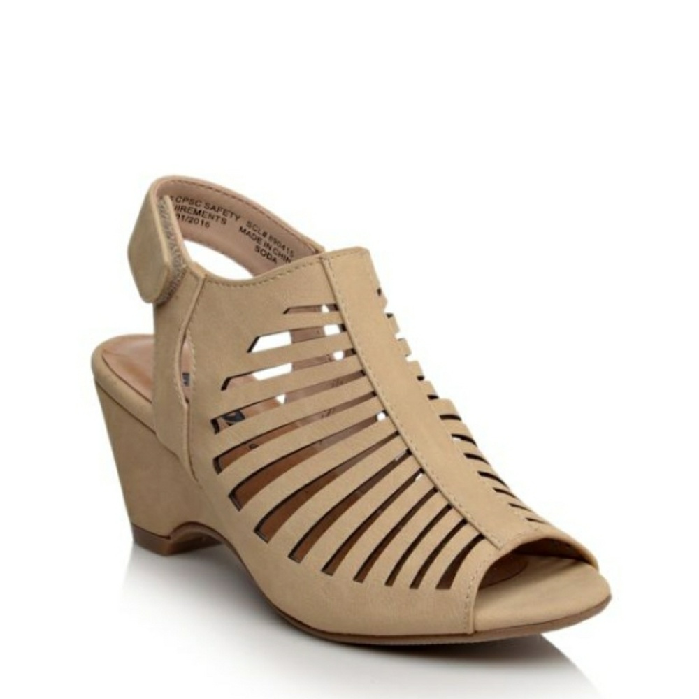 Soda Wedges EUC Tan/Cream Size 6